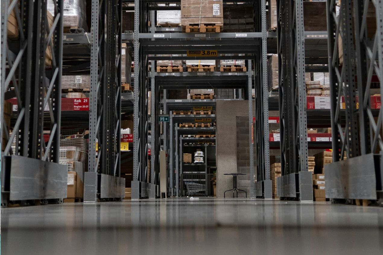 Flexible short-term and long-term pallet storage options at UKFM South East London